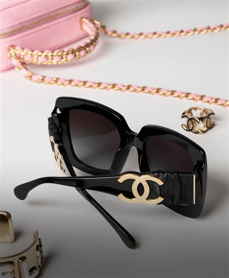 lunette de soleil chanel rose|lunette de soleil tendance chanel.